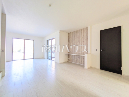 3号棟　リビング　【八王子市館町】／撮影日2025/08/29