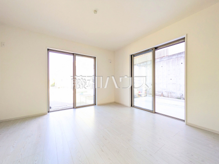 3号棟　リビング　【八王子市館町】／撮影日2025/08/29