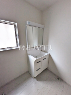 4号棟　洗面室　【八王子市館町】／撮影日2025/08/22