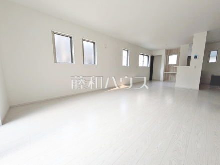 4号棟　リビング　【八王子市館町】／撮影日2025/08/22