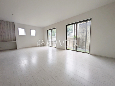 5号棟　リビング　【八王子市館町】／撮影日2025/09/05