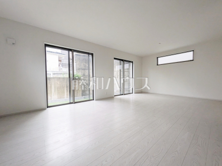 5号棟　リビング　【八王子市館町】／撮影日2025/09/05