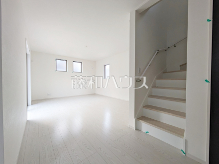 7号棟　リビング　【八王子市館町】／撮影日2025/08/22