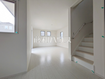 7号棟　リビング　【八王子市館町】／撮影日2025/08/22