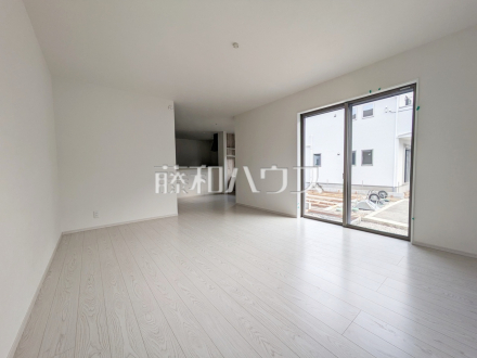 7号棟　リビング　【八王子市館町】／撮影日2025/08/22