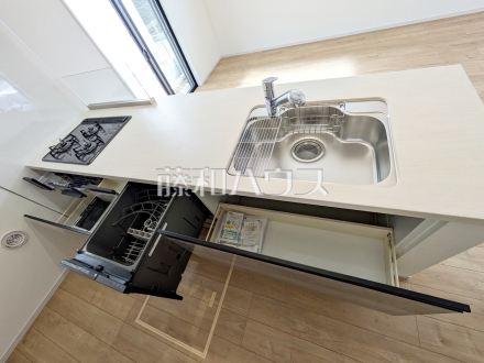 ビルトイン食洗機　【府中市分梅町２丁目】
　ビルトイン食洗機は毎日の家事を軽減させてくれます。またワークトップも広々使え機能性も向上します。　／撮影日2025/07/18