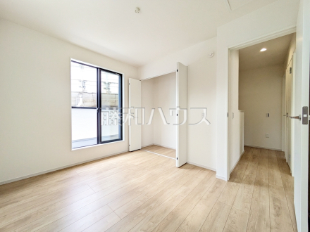 居室　【府中市分梅町２丁目】
各居室にはクローゼットを完備し、家具を置くスペースが確保しやすい設計がされております。　／撮影日2025/07/18