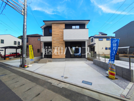 ≪外観≫ 見学はしたいけど、なかなか時間が取れない・・・そんな方に出勤前や仕事終わりにマイホームを見学できるサポートをいたします。 　【府中市分梅町２丁目】／撮影日2025/07/25