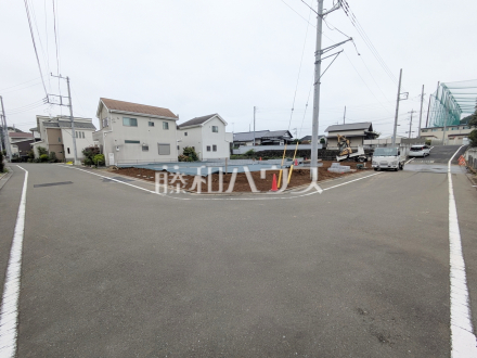 接道状況および現場風景　【日野市大字川辺堀之内】／撮影日2025/10/16
