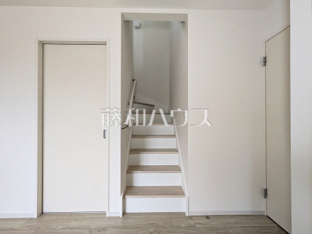 1号棟　リビングイン階段　【立川市砂川町６丁目】／撮影日2025/10/31