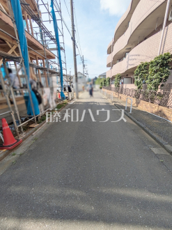 建築中のため、完成後には確認できなくなる構造部分などが今ならご覧いただけます。入居後のマイホームへの愛着も違うかもしれませんね！【練馬区石神井台３丁目】／撮影日2025/07/04