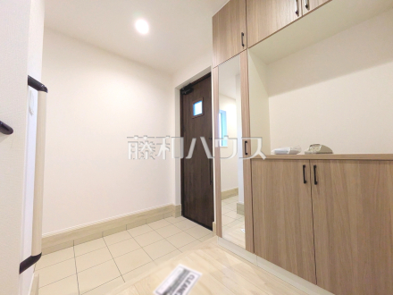 2号棟　玄関　【府中市四谷２丁目】／撮影日2025/12/27