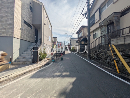 接道状況および現場風景　【練馬区大泉町２丁目】／撮影日2025/11/07