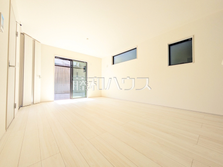 2号棟　リビング　【調布市深大寺北町６丁目】／撮影日2025/09/26