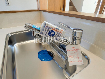 8号棟　浄水器一体型水栓　【三鷹市北野３丁目】　いつでもおいしいお水が飲める浄水器一体型水栓も完備 
／撮影日2026/02/02