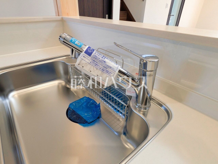 9号棟　浄水器一体型水栓　【三鷹市北野３丁目】　いつでもおいしいお水が飲める浄水器一体型水栓も完備 
／撮影日2026/02/02