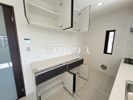 14号棟　食器棚　【三鷹市北野３丁目】／撮影日2026/02/02