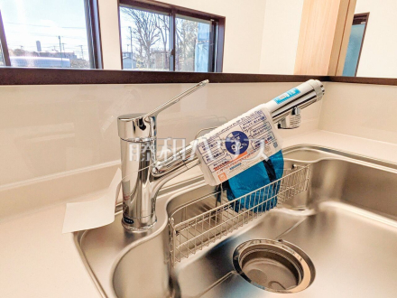 14号棟　浄水器一体型水栓　【三鷹市北野３丁目】　いつでもおいしいお水が飲める浄水器一体型水栓も完備 
／撮影日2026/02/02