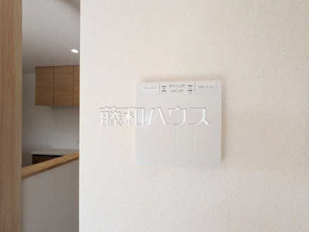 15号棟　床暖房リモコン　【三鷹市北野３丁目】　埃を巻き上げにくく、心地よい温かさで快適に過ごせる床暖房
／撮影日2026/02/02