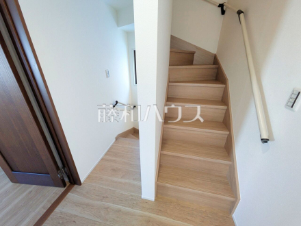 16号棟　廊下・階段　【三鷹市北野３丁目】／撮影日2026/02/02