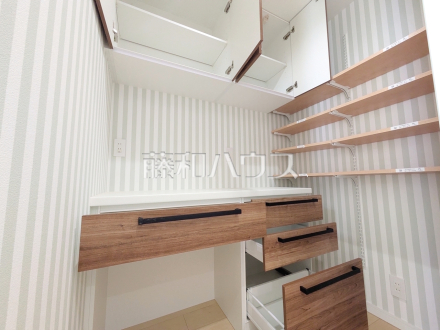 A号棟　カップボード　【練馬区大泉町２丁目】／撮影日2025/11/14