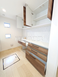 C号棟　カップボード付きで収納もバッチリ！家事がはかどりそうですね。　【練馬区大泉町２丁目】／撮影日2025/06/16