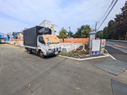 接道状況および現場風景　【東村山市青葉町１丁目】お住まい探しは、家の良し悪しだけでなく周辺環境も重要なポイントです。ぜひ一度お客様の目でご覧ください。／撮影日2025/09/18