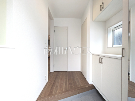 1号棟　玄関　【東村山市青葉町１丁目】／撮影日2025/10/09