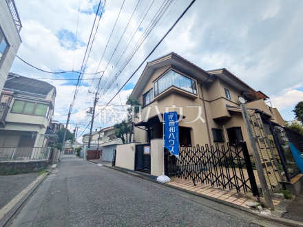 ≪接道状況≫見学はしたいけど、なかなか時間が取れない・・・そんな方に出勤前や仕事終わりにマイホームを見学できるサポートをいたします。【府中市白糸台３丁目】／撮影日2025/06/27