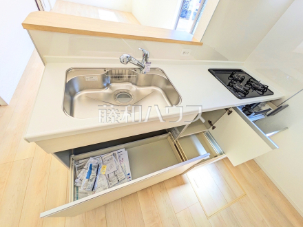 1号棟　キッチンスライド収納　【三鷹市大沢５丁目】／撮影日2025/09/26