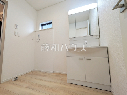 2号棟　洗面室　【三鷹市大沢５丁目】／撮影日2025/09/22