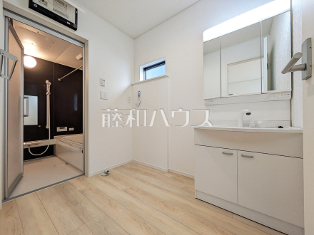 2号棟　洗面室　【三鷹市大沢５丁目】／撮影日2025/09/22