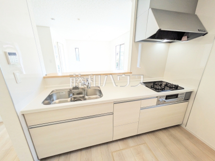 4号棟　キッチン　【三鷹市大沢５丁目】
リビングにいるご家族を見渡せる対面キッチン　／撮影日2025/09/08