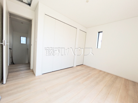 4号棟　居室　【三鷹市大沢５丁目】
部屋の雰囲気や広さ・眺望・間取りの使い勝手など、是非一度、ご自身の目で確かめてみてください。　／撮影日2025/09/08