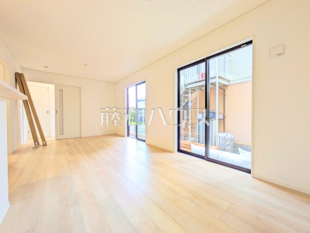 5号棟　リビング　【三鷹市大沢５丁目】／撮影日2025/09/04