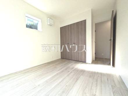 居室　【日野市東平山２丁目】全居室収納スペース付き／撮影日2025/11/08
