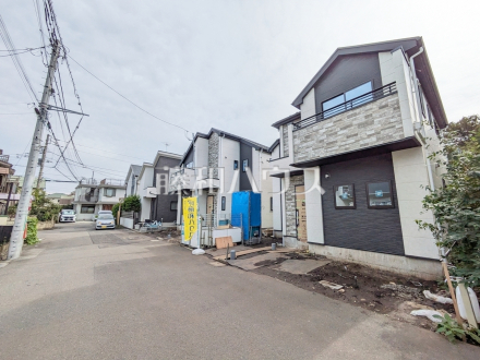 ≪接道状況≫2台駐車可能なカースペース（車種による）は、車を置かない際には自転車を置いたり、フリースペースとしても有効活用できます☆【府中市浅間町４丁目】／撮影日2025/10/23