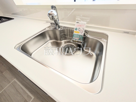 1号棟　浄水器一体型水栓　【府中市浅間町４丁目】　いつでもおいしいお水が飲める浄水器一体型水栓も完備 
／撮影日2025/11/27