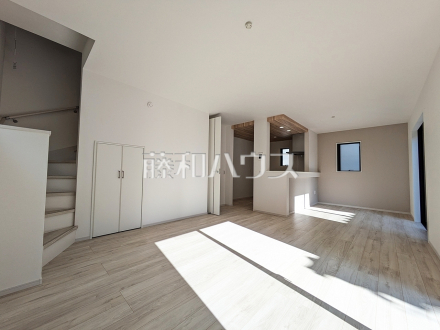 1号棟　リビング　【府中市浅間町４丁目】／撮影日2025/11/27