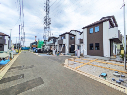 接道状況および現場風景　【小平市小川町１丁目】 平日のご案内も可能です。まずはお気軽にお問合せ下さいませ。 ／撮影日2025/08/09