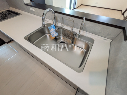 14号棟　浄水器一体型水栓　【小平市小川町１丁目】　いつでもおいしいお水が飲める浄水器一体型水栓も完備／撮影日2025/07/07