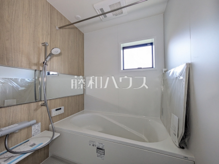 15号棟　浴室　【小平市小川町１丁目】
一日の疲れを癒す、優しい色合いのバスルーム　／撮影日2025/07/21