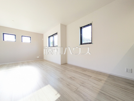 リビング　【八王子市子安町１丁目】／撮影日2025/11/28