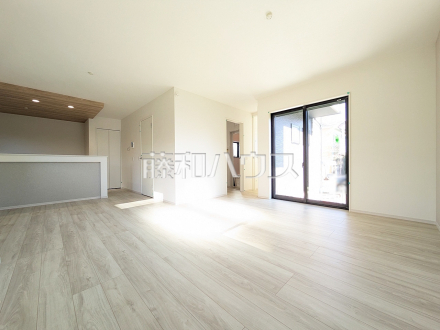 リビング　【八王子市子安町１丁目】／撮影日2025/11/28