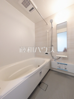 1号棟　浴室　【八王子市小宮町】幼い子供がいると汚れものが多く、いつでも洗濯物を干せるのが嬉しい浴室換気乾燥機！／撮影日2026/01/15