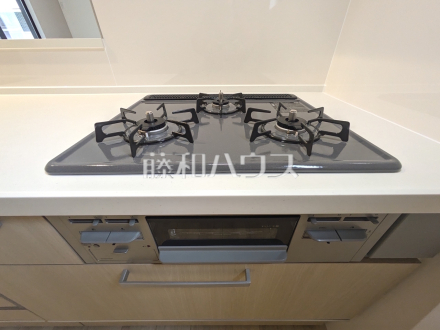 A号棟　3口ガスコンロ　【八王子市子安町１丁目】／撮影日2026/02/07