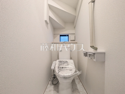 トイレ　温水洗浄機能付きトイレで清潔にご使用いただけます。【日野市平山４丁目】／撮影日2026/01/25