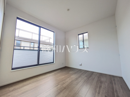 居室　各居室は2面採光により、明るく開放的な空間となっています。【日野市平山４丁目】／撮影日2026/01/25