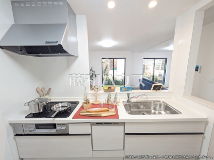 キッチン　【日野市平山４丁目】
ご家族の様子を確認しながら調理ができる対面キッチン　／撮影日2026/02/28