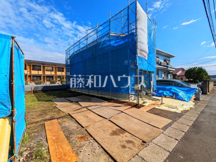 現場風景　【日野市東豊田４丁目】
太陽に愛され、日当り・通風に優れた魅力的で快適さを追求した邸宅。ここに住むからこそ意味がある。そんな特別感に浸ってみませんか。　／撮影日2025/10/18